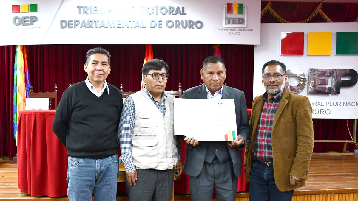 TED ORURO CREDENCIAL 04