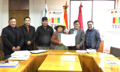 Legisladores suplentes reciben credenciales como titulares en municipios y un asambleísta por territorio de la provincia Litoral