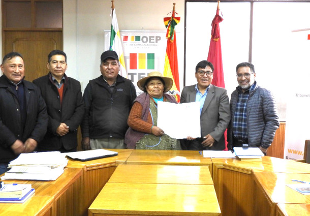 Legisladores suplentes reciben credenciales como titulares en municipios y un asambleísta por territorio de la provincia Litoral