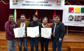 El TED Oruro entrega credenciales a cuatro concejales que asumen como autoridades titulares