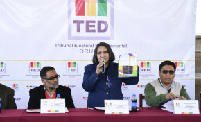 TSE en Oruro premia a estudiantes del colegio Ferroviaria, ganadores del Primer Concurso de Historieta, Cómics y Viñetas