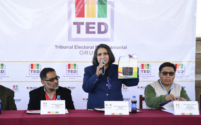 PREMIACIONCOMICORURO_2