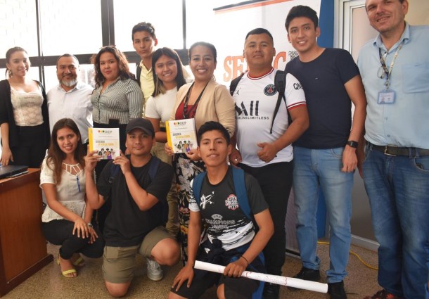 TED Santa Cruz desarrolla ciclo de talleres sobre democracia intercultural dirigido a estudiantes universitarios