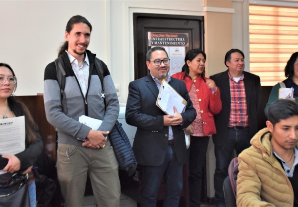 Comisión de la Ruta de la Democracia visita el Laboratorio de Integridad del Padrón Electoral Biométrico del TSE