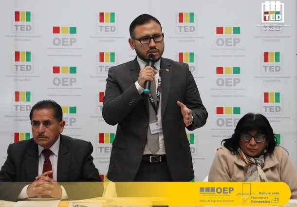 TED Chuquisaca: efectivos de la Policía y FFAA se capacitan en cadena de custodia rumbo a las Elecciones Generales 2025