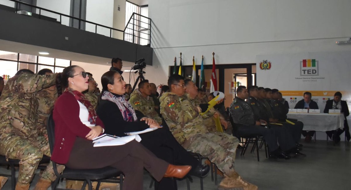 SC_POLMILCAPACITACION_04