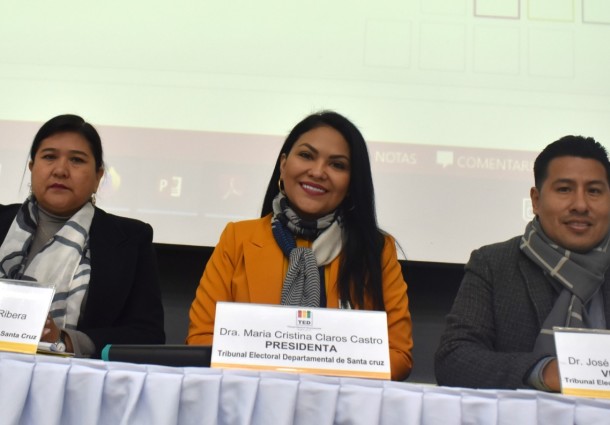 Fuerzas del orden de Santa Cruz reciben capacitación para el resguardo de material electoral