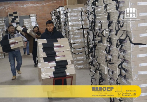 TED Chuquisaca inicia despacho de material electoral para comicios del 17 de agosto