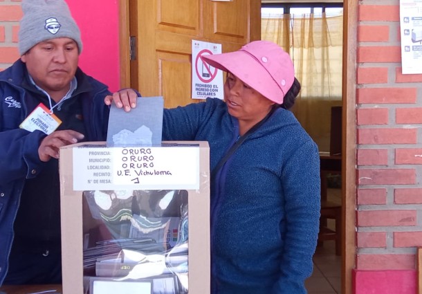 Oruro: Vichuloma celebra con entusiasmo su nuevo recinto electoral