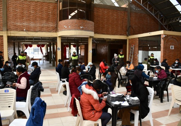 TED Oruro produce 1.693 maletas electorales para las elecciones del 17 de agosto