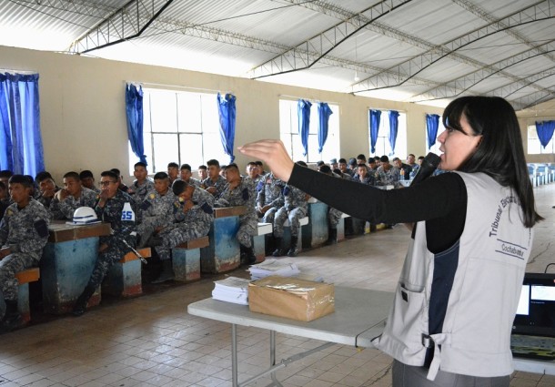 TED Cochabamba capacita a fuerzas del orden sobre la cadena de custodia