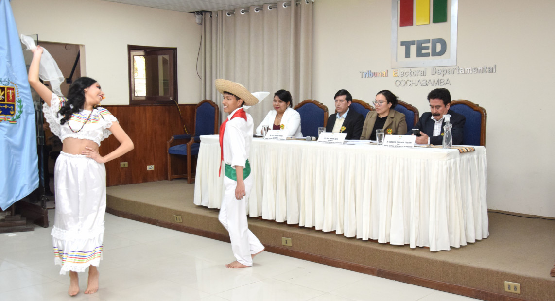 CBBA_CONMEMORABICEN_03