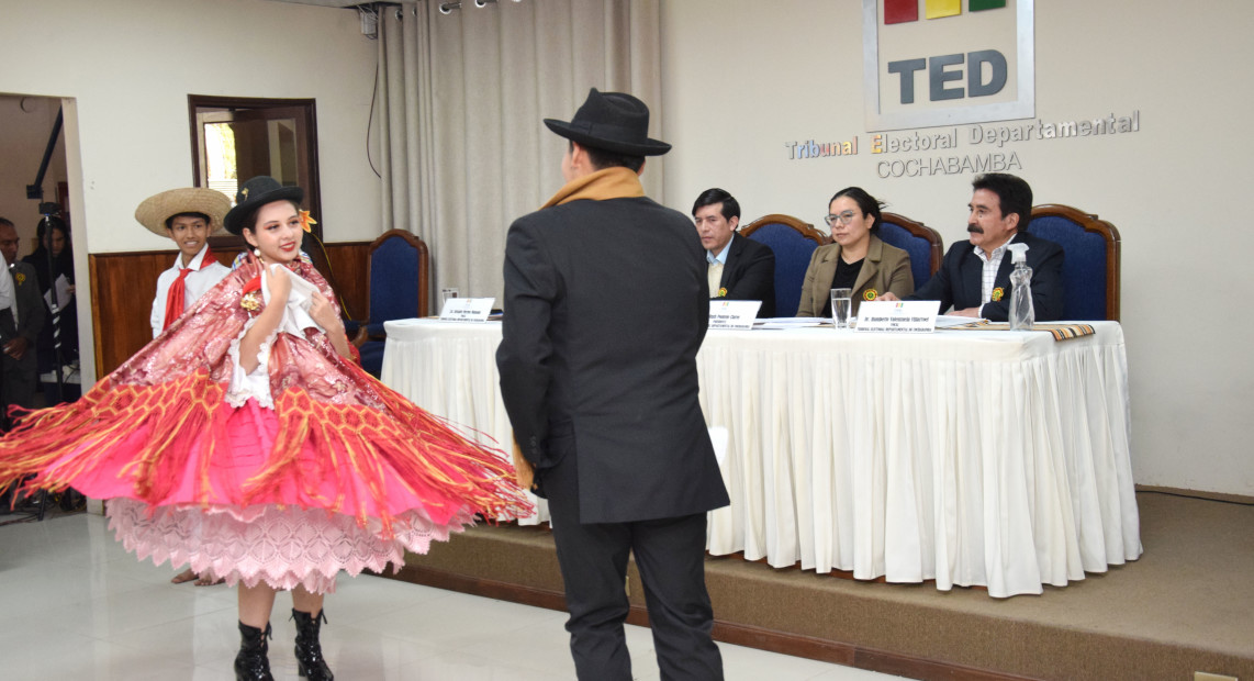 CBBA_CONMEMORABICEN_04