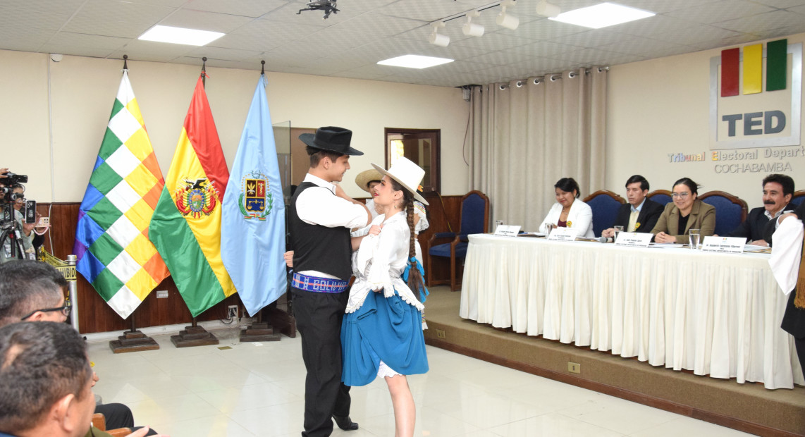 CBBA_CONMEMORABICEN_05