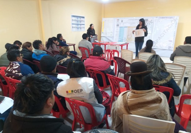 TED Oruro refuerza la capacitación de jurados rezagados con clases presenciales y virtuales