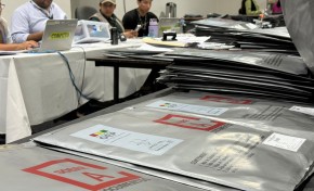 TED Santa Cruz reporta la llegada del 100 % de maletas electorales al Centro Departamental de Cómputo