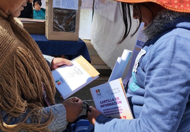 TED La Paz: más de 3.000 personas hacen posible la segunda vuelta electoral