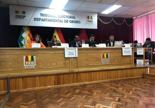 Oruro cierra cómputo en ocho horas y sin actas observadas