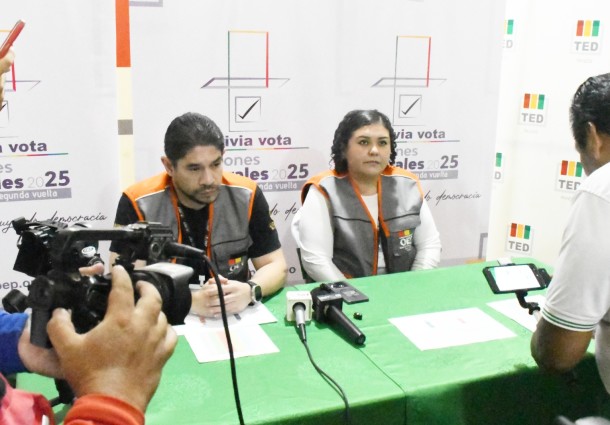 Serecí Pando destaca labor del personal técnico para la transmisión de actas en el Sirepre
