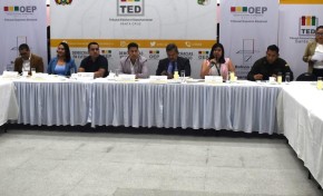 En el Día de la Democracia el TED Santa Cruz realizó mesas técnicas con información de la segunda vuelta electoral