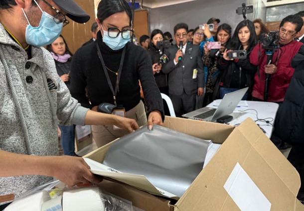TED La Paz inicia el armado de más de 9 mil maletas electorales para la segunda vuelta