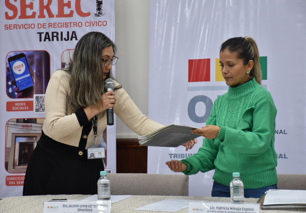 Serecí Tarija entrega certificados de nacimiento gratuitos a niñas, niños y adolescentes de centros de acogida del Sedeges