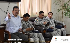 Segunda vuelta electoral: TED Tarija y FFAA coordinan acciones para llevar adelante el plan de distribución del material electoral