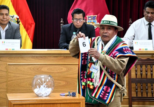Elecciones Subnacionales 2026: TED Oruro sortea la ubicación de franjas para la papeleta de sufragio
