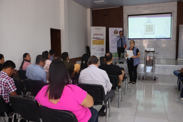 TED BENI TALLER 1